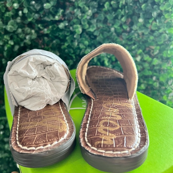 🌟New Sam Edelman Girls Gunner Slide Sandal 🌟 - Picture 2 of 6